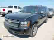 2013 Chevrolet Suburban LTZ z VIN 1GNSCKE0XDR160013, wystawiony jako IAAI lot #43152691 z przebiegiem 223 718 mil mil oraz . Historia ofert i sprzedaży dostępna na DreamBid. Obrazek 17.
