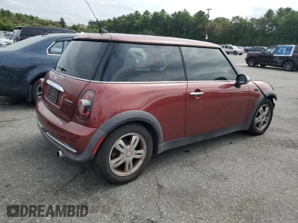 2006 MINI Hardtop with VIN WMWRC33526TK66647, listed as a Copart auction lot 81100025 with 179,203 mi miles and Salvage title. Bid and sale history available at DreamBid. Image 3.
