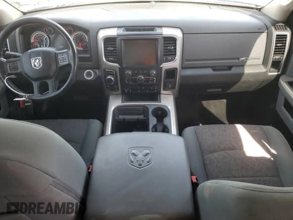 2016 Ram 1500 Outdoorsman z VIN 1C6RR7TM5GS419231, wystawiony jako Copart lot #56015715 z przebiegiem 110 969 mil mil oraz Szkoda całkowita • Salvage title. Historia ofert i sprzedaży dostępna na DreamBid. Obrazek 8.