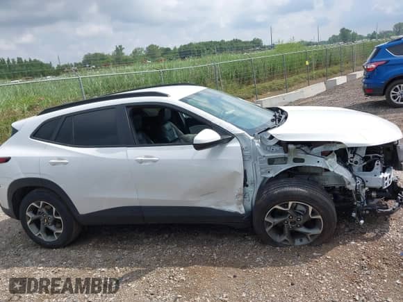 2024 Chevrolet Trax LT с VIN KL77LHE20RC206703, выставлен на аукционе IAAI как лот 42845420 с пробегом 11 036 миль миль и . История ставок и продаж доступна на DreamBid. Изображение 14.