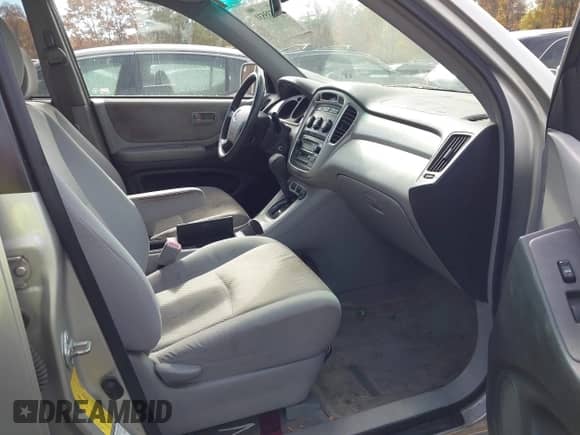 2006 Toyota Highlander w/3rd Row with VIN JTEEP21A260158588, listed as a IAAI auction lot 43535531 with 179,647 mi miles and . Bid and sale history available at DreamBid. Image 5.