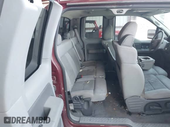2004 Ford F-150 STX с VIN 1FTRX14W44NA86770, выставлен на аукционе IAAI как лот 43035631 с пробегом 180 112 миль миль и . История ставок и продаж доступна на DreamBid. Изображение 8.