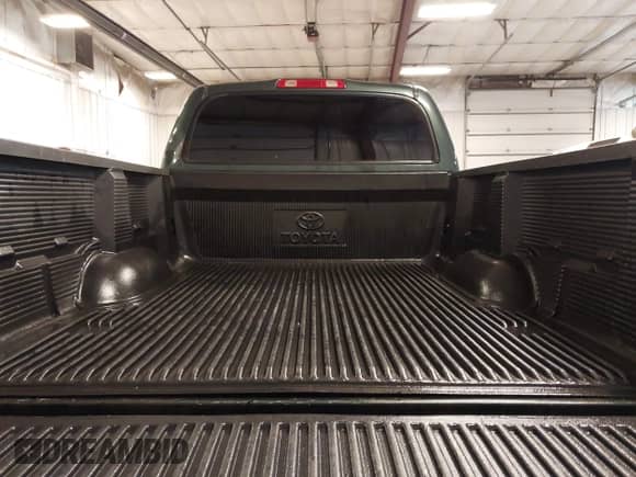 2006 Toyota Tundra SR5 z VIN 5TBET34186S536033, wystawiony jako IAAI lot #43427743 z przebiegiem 191 076 mil mil oraz . Historia ofert i sprzedaży dostępna na DreamBid. Obrazek 12.