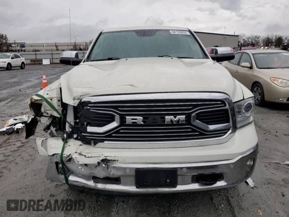 2016 Ram 1500 Limited z VIN 1C6RR7WM2GS189126, wystawiony jako Copart lot #84193654 z przebiegiem 83 881 mil mil oraz Szkoda całkowita • Salvage title. Historia ofert i sprzedaży dostępna na DreamBid. Obrazek 5.