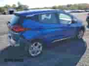2017 Chevrolet Bolt EV LT z VIN 1G1FW6S01H4166355, wystawiony jako Copart lot #70311463 z przebiegiem 55 886 mil mil oraz . Historia ofert i sprzedaży dostępna na DreamBid. Obrazek 3.