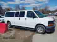 2017 Chevrolet Express Passenger LS с VIN 1GAZGNFF2H1106122, выставлен на аукционе IAAI как лот 41813900 с пробегом 128 958 миль миль и . История ставок и продаж доступна на DreamBid. Изображение 13.