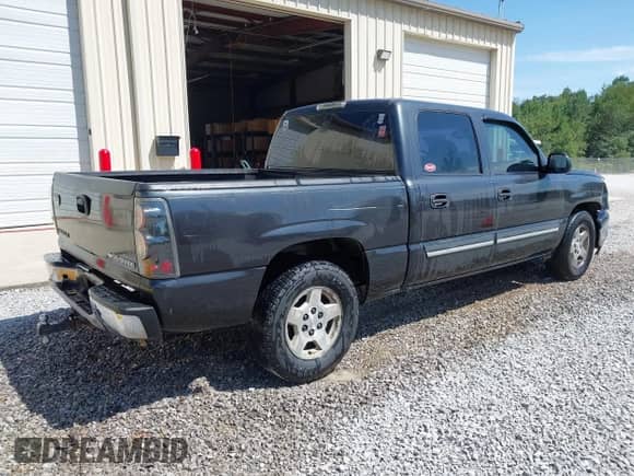 2005 Chevrolet Silverado 1500 LS с VIN 2GCEC13T651198412, выставлен на аукционе IAAI как лот 43085271 с пробегом 240 388 миль миль и . История ставок и продаж доступна на DreamBid. Изображение 4.