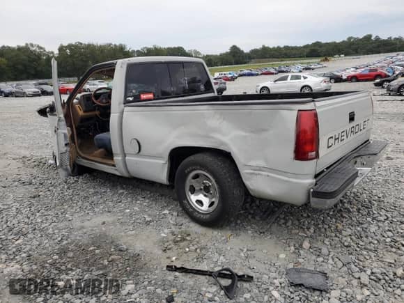1989 GMC Sierra 1500 с VIN 1GTDK14K5KZ533568, выставлен на аукционе Copart как лот 74549194 с пробегом 2 137 484 миль миль и Списание • Salvage title. История ставок и продаж доступна на DreamBid. Изображение 2.