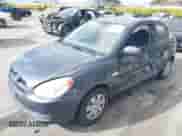 2010 Hyundai Accent GS z VIN KMHCM3AC3AU180348, wystawiony jako IAAI lot #41735911 z przebiegiem 151 946 mil mil oraz . Historia ofert i sprzedaży dostępna na DreamBid. Obrazek 17.