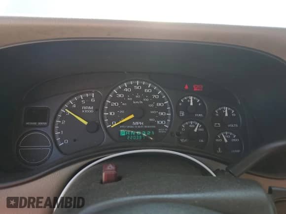 2000 Chevrolet Silverado 1500 LS with VIN 1GCEC19T1YZ332603, listed as a Copart auction lot 85930865 with 220,387 mi miles and Salvage title. Bid and sale history available at DreamBid. Image 9.