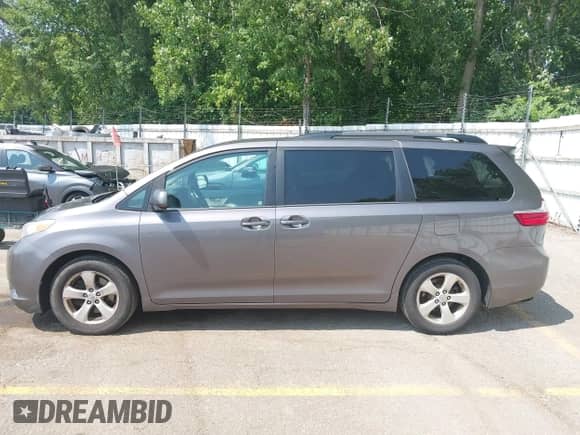 2016 Toyota Sienna LE AAS with VIN 5TDKK3DC3GS744448, listed as a IAAI auction lot 42735781 with 167,561 mi miles and . Bid and sale history available at DreamBid. Image 14.