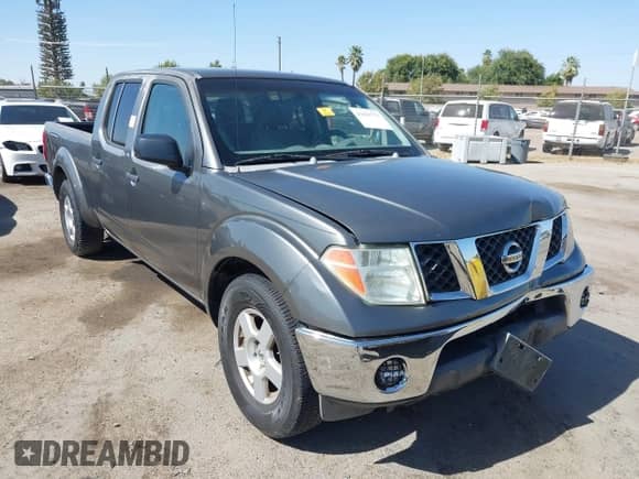 2007 Nissan Frontier SE z VIN 1N6AD09U27C410352, wystawiony jako IAAI lot #43039772 z przebiegiem 150 897 mil mil oraz . Historia ofert i sprzedaży dostępna na DreamBid. Obrazek 1.