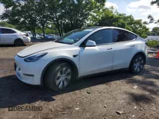 2022 Tesla Model Y Long Range with VIN 7SAYGAEE6NF363326, listed as a Copart auction lot 54414784 with 163,400 mi miles and Salvage title. Bid and sale history available at DreamBid. Image 1.