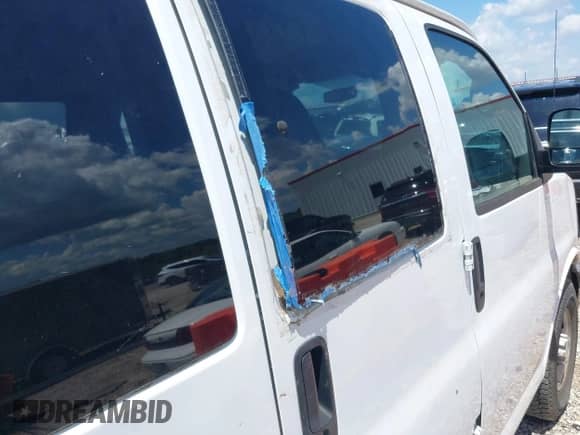 2013 Chevrolet Express Passenger LT с VIN 1GAZG1FG2D1172293, выставлен на аукционе IAAI как лот 42207624 с пробегом 250 537 миль миль и . История ставок и продаж доступна на DreamBid. Изображение 17.