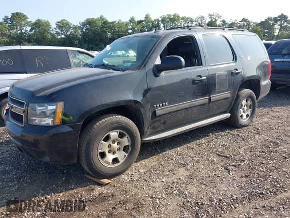 2013 Chevrolet Tahoe LT с VIN 1GNSKBE02DR156282, выставлен на аукционе IAAI как лот 42934730 с пробегом 129 502 миль миль и . История ставок и продаж доступна на DreamBid. Изображение 2.