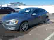 2017 Volvo S60 Inscription с VIN LYV402HK7HB120640, выставлен на аукционе IAAI как лот 41583114 с пробегом 71 884 миль миль и . История ставок и продаж доступна на DreamBid. Изображение 2.