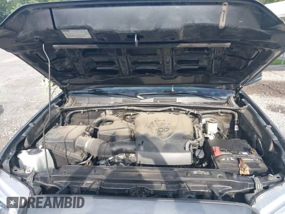 2019 Toyota Tacoma SR5 с VIN 3TMAZ5CNXKM085203, выставлен на аукционе IAAI как лот 42692521 с пробегом 190 094 миль миль и . История ставок и продаж доступна на DreamBid. Изображение 10.