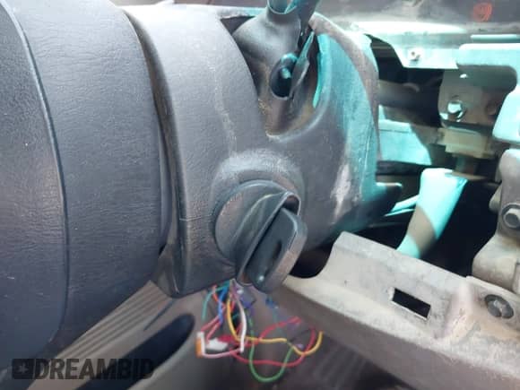 2000 Ford F-150 XL z VIN 1FTRX17L7YKA82690, wystawiony jako IAAI lot #42597325 z przebiegiem 317 945 mil mil oraz . Historia ofert i sprzedaży dostępna na DreamBid. Obrazek 11.