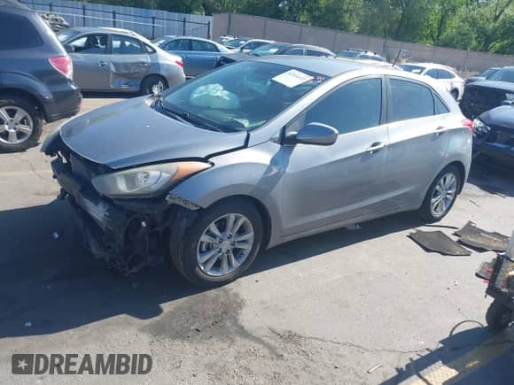 2014 Hyundai Elantra с VIN KMHD35LH4EU184510, выставлен на аукционе IAAI как лот 42316122 с пробегом 201 889 миль миль и . История ставок и продаж доступна на DreamBid. Изображение 17.