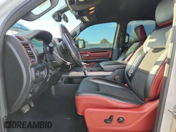 2019 Ram 1500 Rebel z VIN 1C6SRFET6KN831035, wystawiony jako Copart lot #86538015 z przebiegiem 82 767 mil mil oraz Szkoda całkowita • Salvage title. Historia ofert i sprzedaży dostępna na DreamBid. Obrazek 7.