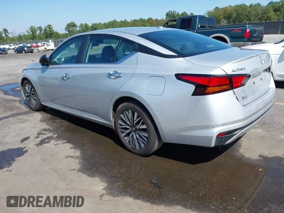 2024 Nissan Altima SV with VIN 1N4BL4DV0RN341286, listed as a IAAI auction lot 43330527 with 39,042 mi miles and . Bid and sale history available at DreamBid. Image 3.