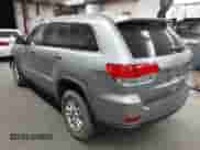 2018 Jeep Grand Cherokee Altitude z VIN 1C4RJEAG7JC402871, wystawiony jako IAAI lot #42967016 z przebiegiem 65 023 mil mil oraz . Historia ofert i sprzedaży dostępna na DreamBid. Obrazek 3.