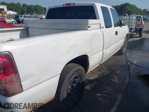 2003 Chevrolet Silverado 1500 LS с VIN 2GCEC19V031129446, выставлен на аукционе IAAI как лот 42781790 с пробегом 313 611 миль миль и . История ставок и продаж доступна на DreamBid. Изображение 6.