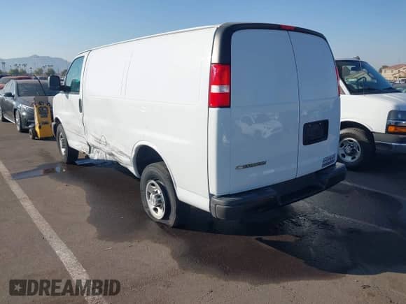 2022 Chevrolet Express Cargo with VIN 1GCWGAFP9N1261774, listed as a IAAI auction lot 41462783 with 30,031 mi miles and . Bid and sale history available at DreamBid. Image 3.