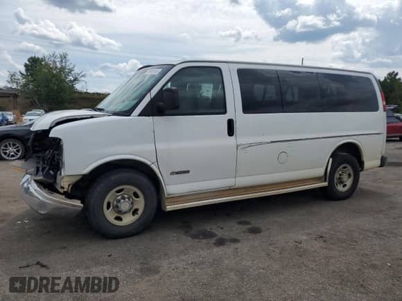 2006 Chevrolet Express Passenger with VIN 1GAHG35U861197751, listed as a Copart auction lot 70065115 with 108,579 mi miles and Salvage title. Bid and sale history available at DreamBid. Image 1.