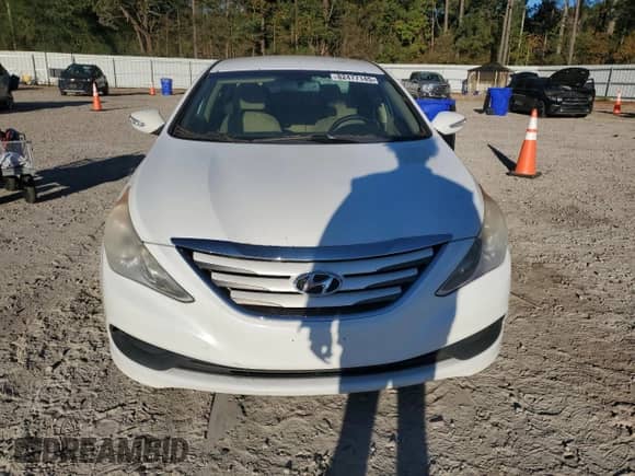 2014 Hyundai Sonata GLS z VIN 5NPEB4AC8EH862280, wystawiony jako Copart lot #82477145 z przebiegiem 160 053 mil mil oraz Czysty tytuł • Clean title. Historia ofert i sprzedaży dostępna na DreamBid. Obrazek 5.