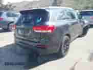 2018 Kia Sorento LX z VIN 5XYPGDA5XJG404284, wystawiony jako IAAI lot #41682070 z przebiegiem 120 411 mil mil oraz . Historia ofert i sprzedaży dostępna na DreamBid. Obrazek 4.