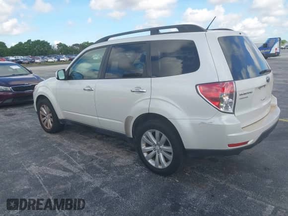 2013 Subaru Forester X Premium z VIN JF2SHADC9DH402670, wystawiony jako IAAI lot #43322189 z przebiegiem 93 140 mil mil oraz . Historia ofert i sprzedaży dostępna na DreamBid. Obrazek 3.