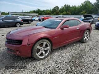 2010 Chevrolet Camaro 2LT z VIN 2G1FC1EV8A9148182, wystawiony jako Copart lot #61571365 z przebiegiem 190 280 mil mil oraz Szkoda całkowita • Salvage title. Historia ofert i sprzedaży dostępna na DreamBid. Obrazek 1.