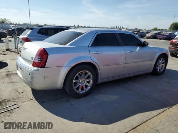 2006 Chrysler 300 C with VIN 2C3KA63H46H389373, listed as a Copart auction lot 71500445 with 126,130 mi miles and Clean title. Bid and sale history available at DreamBid. Image 3.