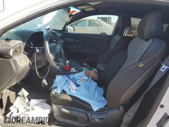 2021 Hyundai Veloster Turbo R-Spec z VIN KMHTH6AB7MU032480, wystawiony jako Copart lot #41617085 z przebiegiem 56 394 mil mil oraz Szkoda całkowita • Salvage title. Historia ofert i sprzedaży dostępna na DreamBid. Obrazek 7.