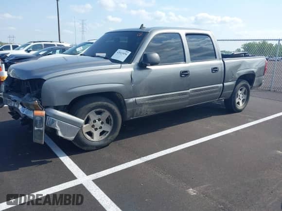 2006 Chevrolet Silverado 1500 LT2 z VIN 2GCEC13Z661346287, wystawiony jako IAAI lot #42013454 z przebiegiem 318 918 mil mil oraz . Historia ofert i sprzedaży dostępna na DreamBid. Obrazek 2.