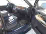 2007 Chevrolet Suburban LTZ z VIN 3GNFC16J67G247107, wystawiony jako IAAI lot #40421329 z przebiegiem 253 652 mil mil oraz . Historia ofert i sprzedaży dostępna na DreamBid. Obrazek 5.