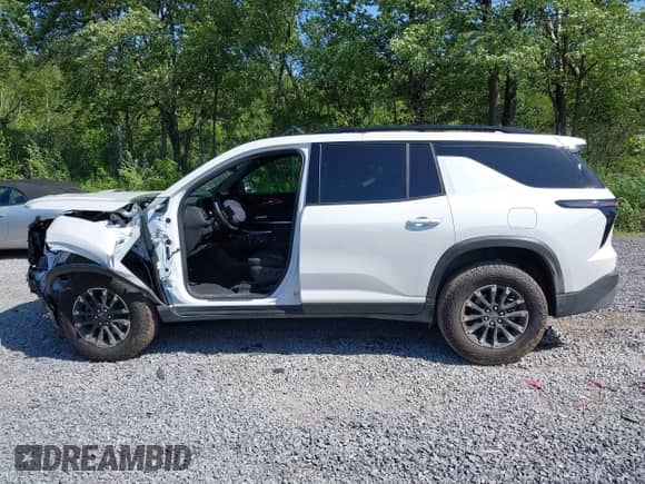 2024 Chevrolet Traverse AWD Z71 z VIN 1GNEVJKS9RJ235328, wystawiony jako IAAI lot #42588643 z przebiegiem 5 mil mil oraz . Historia ofert i sprzedaży dostępna na DreamBid. Obrazek 14.