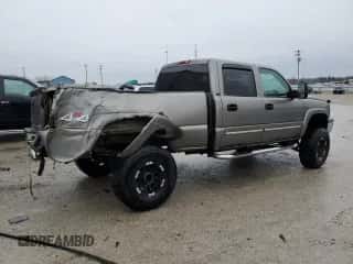 2006 Chevrolet Silverado 1500HD LT2 z VIN 1GCGK13U36F113489, wystawiony jako Copart lot #86367064 z przebiegiem 276 288 mil mil oraz Nie do naprawy • Non repairable. Historia ofert i sprzedaży dostępna na DreamBid. Obrazek 3.