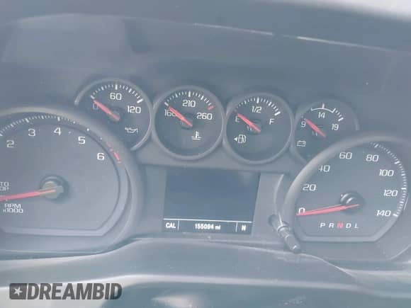 2020 Chevrolet Silverado 1500 Custom z VIN 1GCPWBEK0LZ157613, wystawiony jako IAAI lot #43247346 z przebiegiem 155 094 mil mil oraz . Historia ofert i sprzedaży dostępna na DreamBid. Obrazek 7.