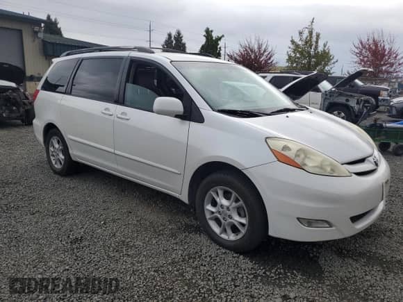 2006 Toyota Sienna XLE z VIN 5TDBA22C96S064004, wystawiony jako Copart lot #84425685 z przebiegiem 106 571 mil mil oraz Czysty tytuł • Clean title. Historia ofert i sprzedaży dostępna na DreamBid. Obrazek 4.