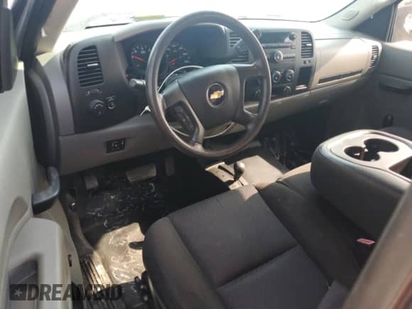 2011 Chevrolet Silverado 1500 Work Truck z VIN 1GCRKPE30BZ271507, wystawiony jako Copart lot #65974485 z przebiegiem 117 486 mil mil oraz Nie do naprawy • Non repairable. Historia ofert i sprzedaży dostępna na DreamBid. Obrazek 8.