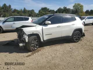 2020 Jeep Compass Limited z VIN 3C4NJDCB4LT157822, wystawiony jako Copart lot #84813165 z przebiegiem Nie podano mil oraz Szkoda całkowita • Salvage title. Historia ofert i sprzedaży dostępna na DreamBid. Obrazek 1.