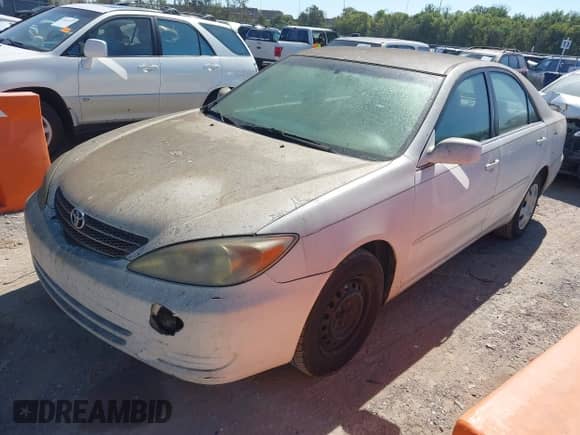 2004 Toyota Camry LE z VIN 4T1BE32K04U345999, wystawiony jako IAAI lot #43459327 z przebiegiem 272 021 mil mil oraz . Historia ofert i sprzedaży dostępna na DreamBid. Obrazek 2.