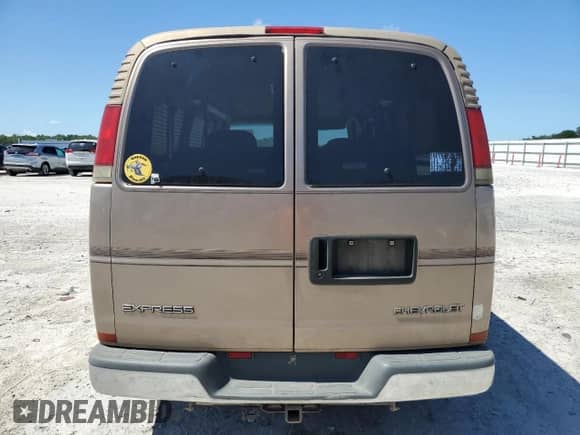 1999 Chevrolet Express с VIN 1GBFG15R2X1008869, выставлен на аукционе Copart как лот 61620025 с пробегом Не указан миль и Списание • Salvage title. История ставок и продаж доступна на DreamBid. Изображение 6.