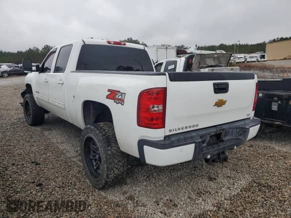 2013 Chevrolet Silverado 2500HD LTZ с VIN 1GC1KYE8XDF109371, выставлен на аукционе Copart как лот 45818985 с пробегом 242 891 миль миль и Списание • Salvage title. История ставок и продаж доступна на DreamBid. Изображение 2.