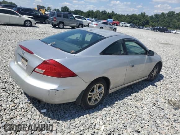 2006 Honda Accord EX-L z VIN 1HGCM72626A008083, wystawiony jako Copart lot #70580825 z przebiegiem 268 969 mil mil oraz Szkoda całkowita • Salvage title. Historia ofert i sprzedaży dostępna na DreamBid. Obrazek 3.