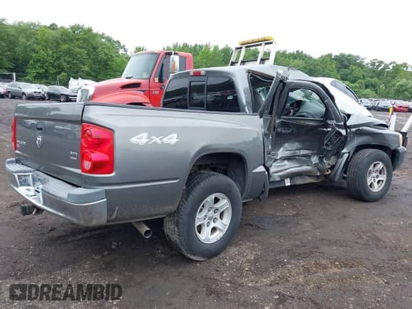 2005 Dodge Dakota SLT с VIN 1D7HW48N55S338679, выставлен на аукционе IAAI как лот 42525904 с пробегом 107 988 миль миль и . История ставок и продаж доступна на DreamBid. Изображение 17.