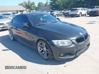 2012 BMW 3 Series 335i с VIN WBAKG7C51CE802310, выставлен на аукционе IAAI как лот 43208081 с пробегом 116 037 миль миль и . История ставок и продаж доступна на DreamBid. Изображение 1.