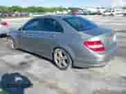 2010 Mercedes-Benz C 300 Sport z VIN WDDGF8BB6AR127526, wystawiony jako IAAI lot #43381304 z przebiegiem 172 792 mil mil oraz . Historia ofert i sprzedaży dostępna na DreamBid. Obrazek 3.